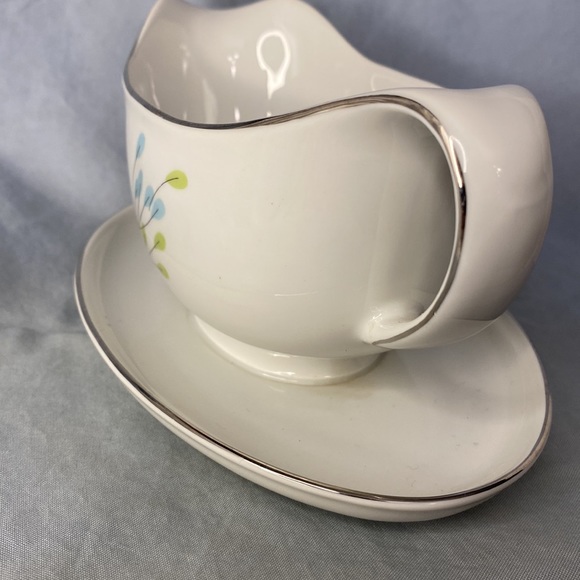 Vita Craft Symphony ~ Gravy Boat w/ attached Plate - Picture 5 of 10